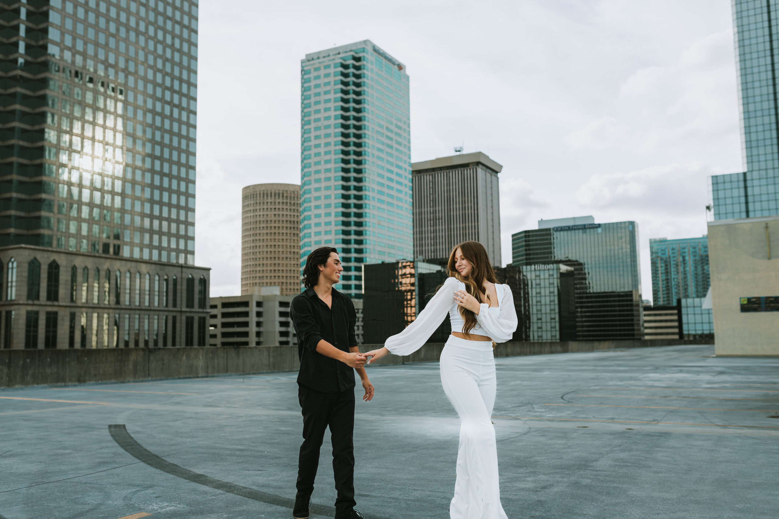 Bride and Groom Elope in Tampa FL Urban Couple Photoshoot Tampa Skyline